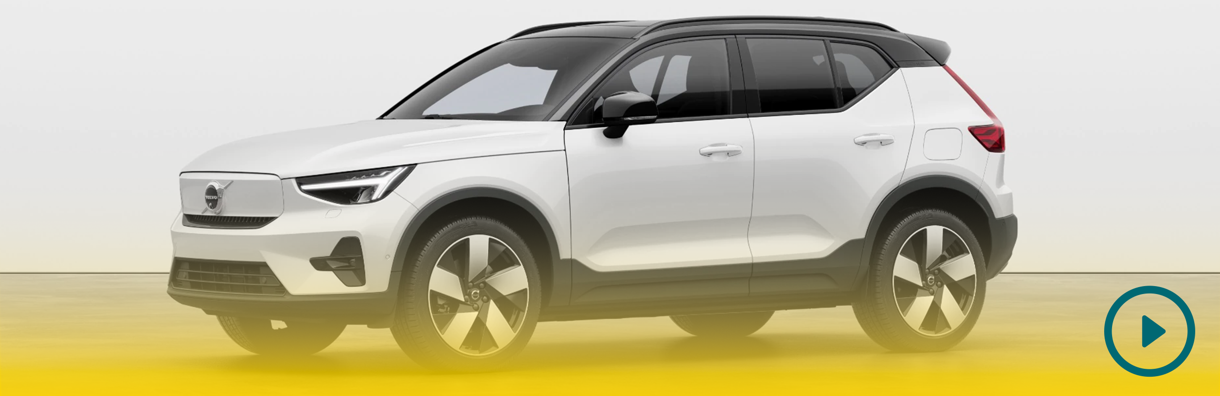 Volvo XC40 in white