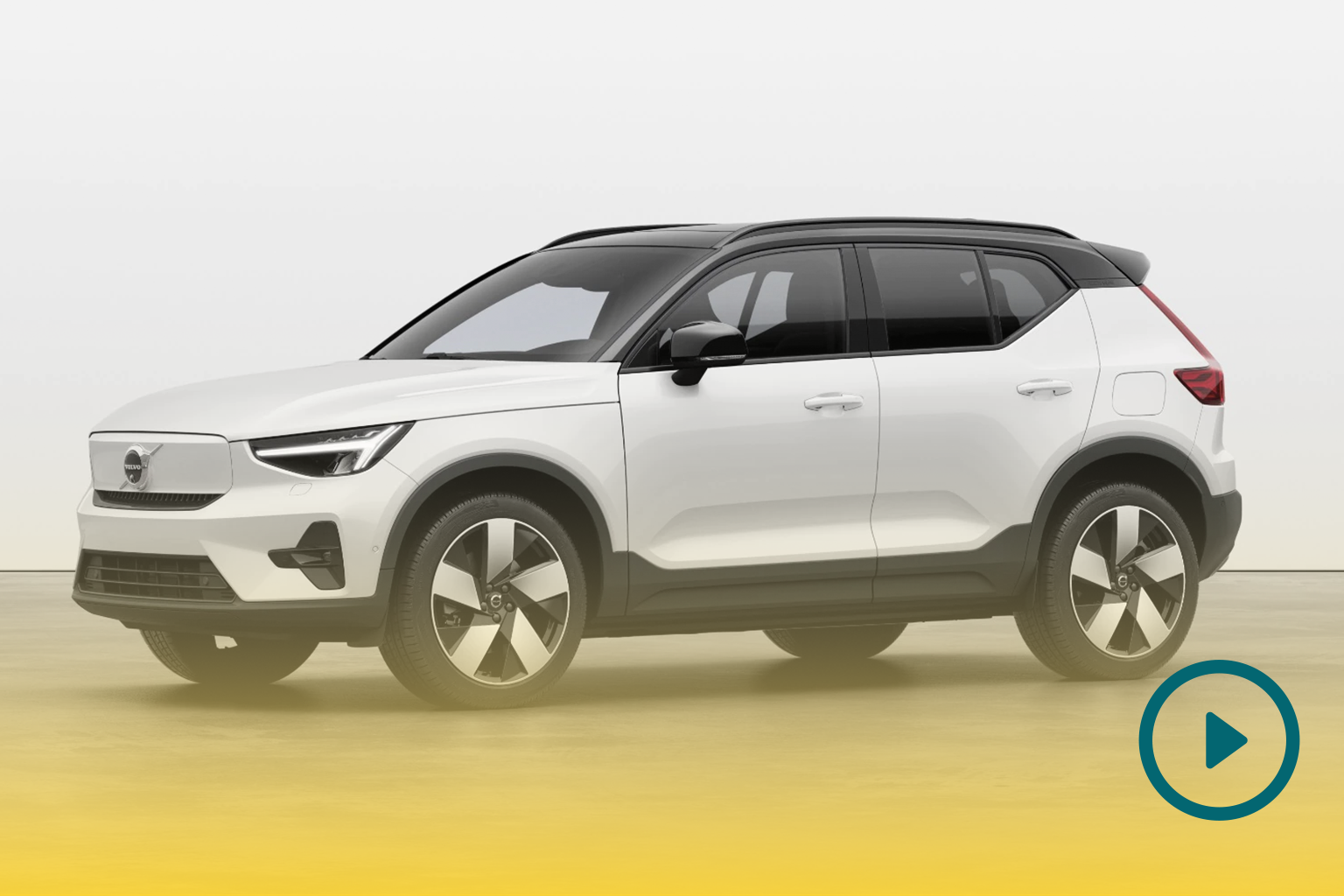 Volvo XC40 in white
