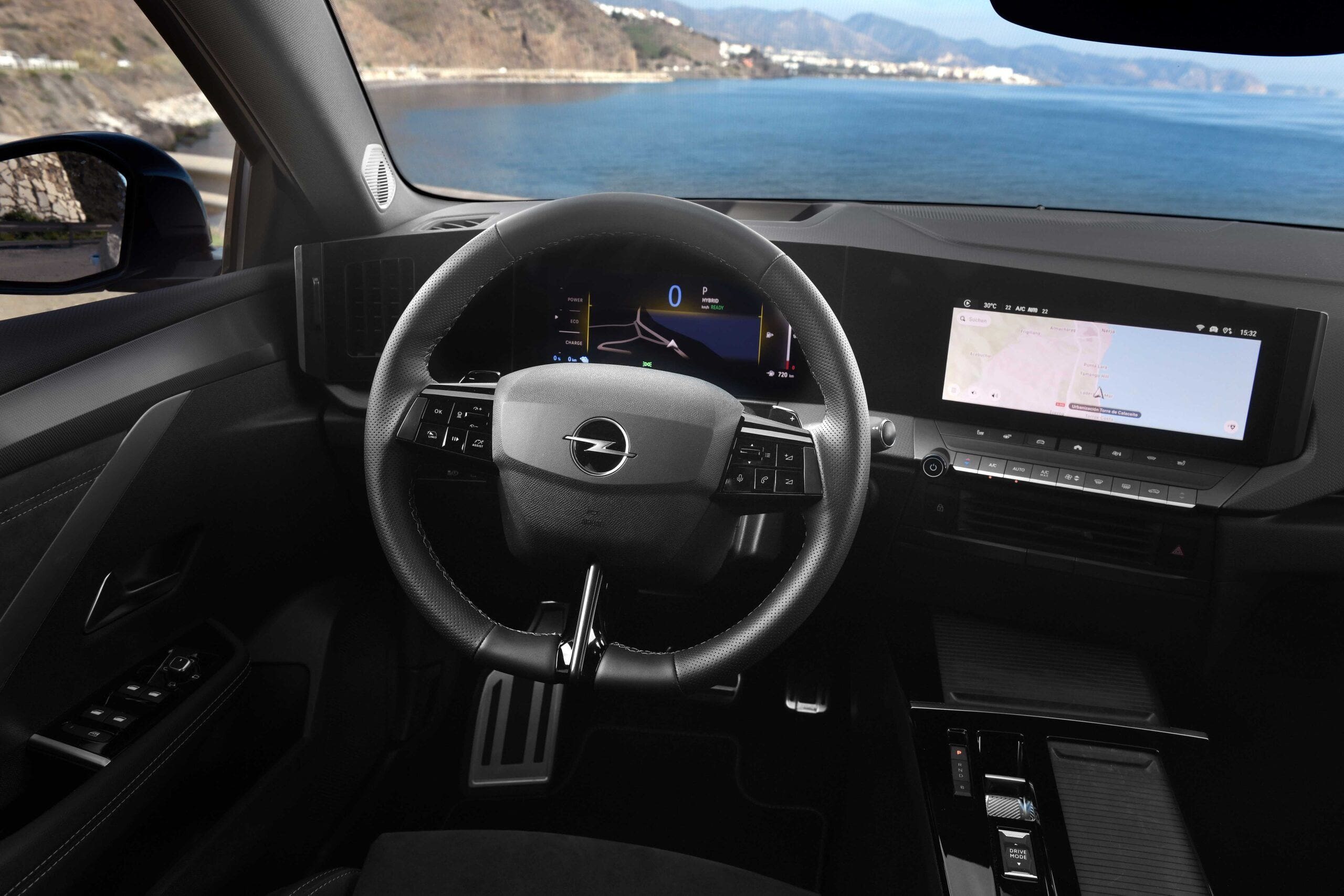 Astra GSe interior