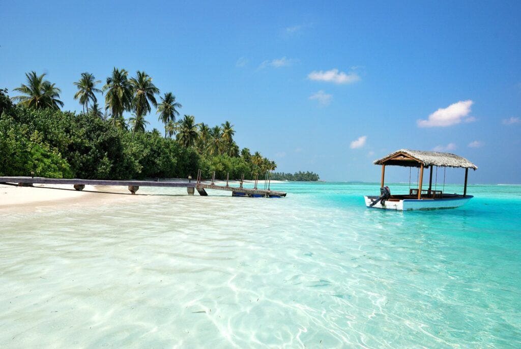 What does holiday insurance cover?